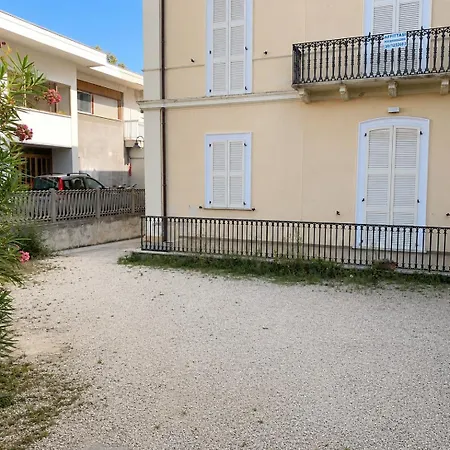 Immobiliare La Rosetana - Residenza Gialla روزيتو ديلي أبروتسي